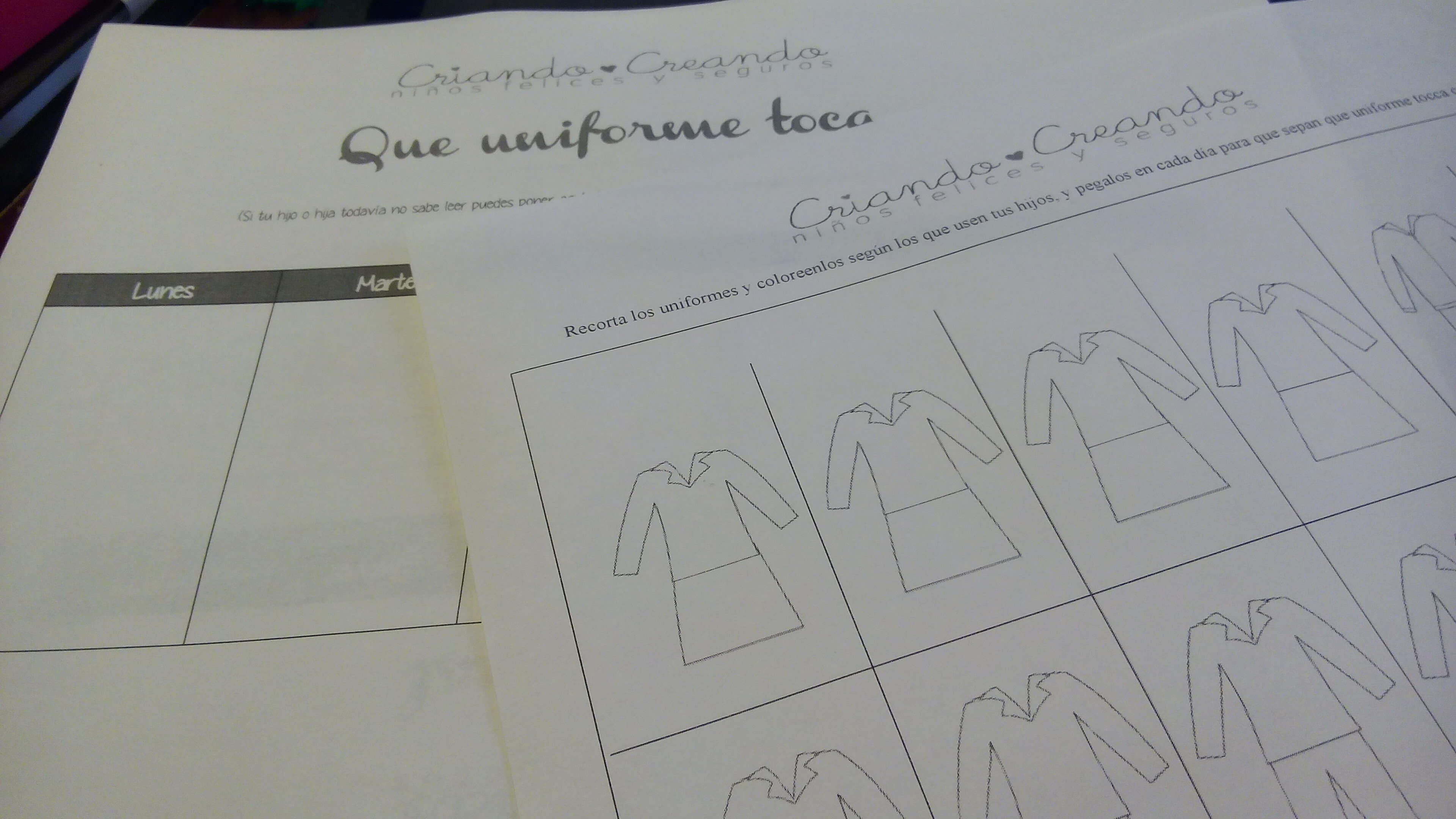 Descargable gratuito con horario escolar y uniformes