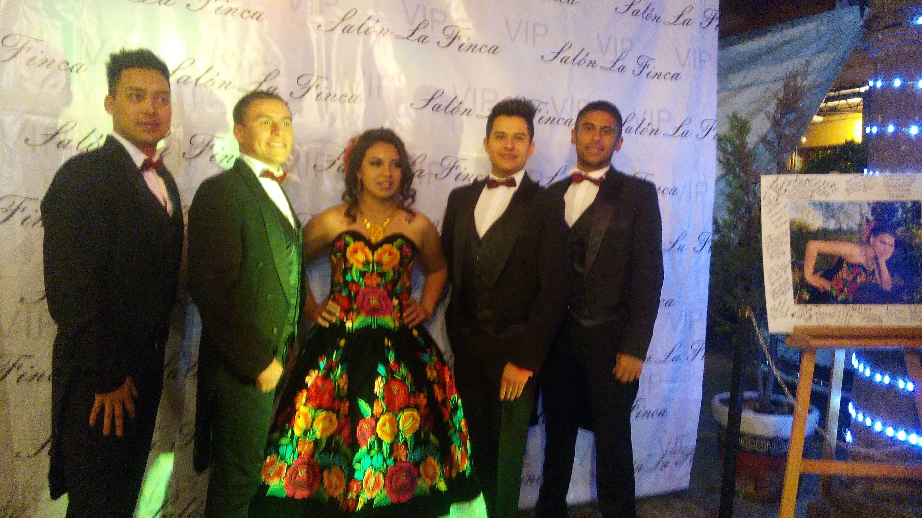 Celebrando los Quince Años de mi hija